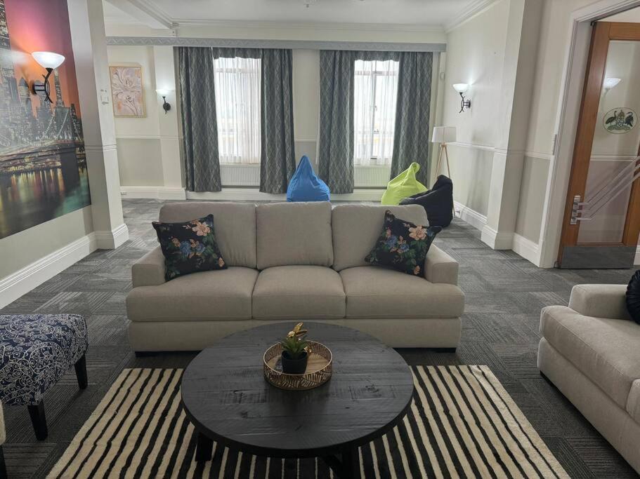 4 Large Bedroom Apartment In The City Hastings Exterior foto